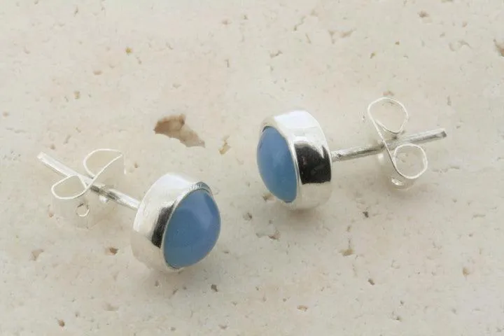 blue chalcedony stud - 6mm