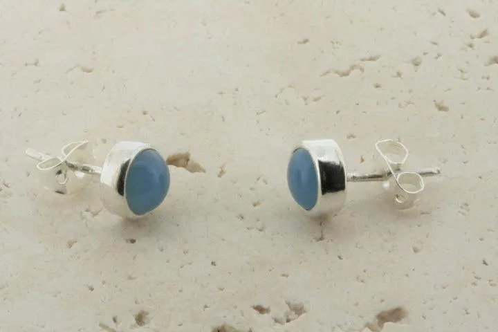 blue chalcedony stud - 6mm