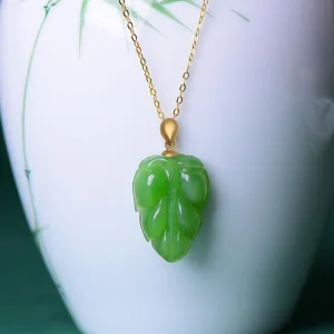 Inspiration Design Natural Hetian Jasper Ladies Necklace Simple Small Leaf Pendant