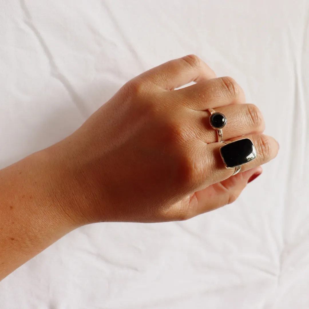 La Stèle Black Onyx Circle Ring