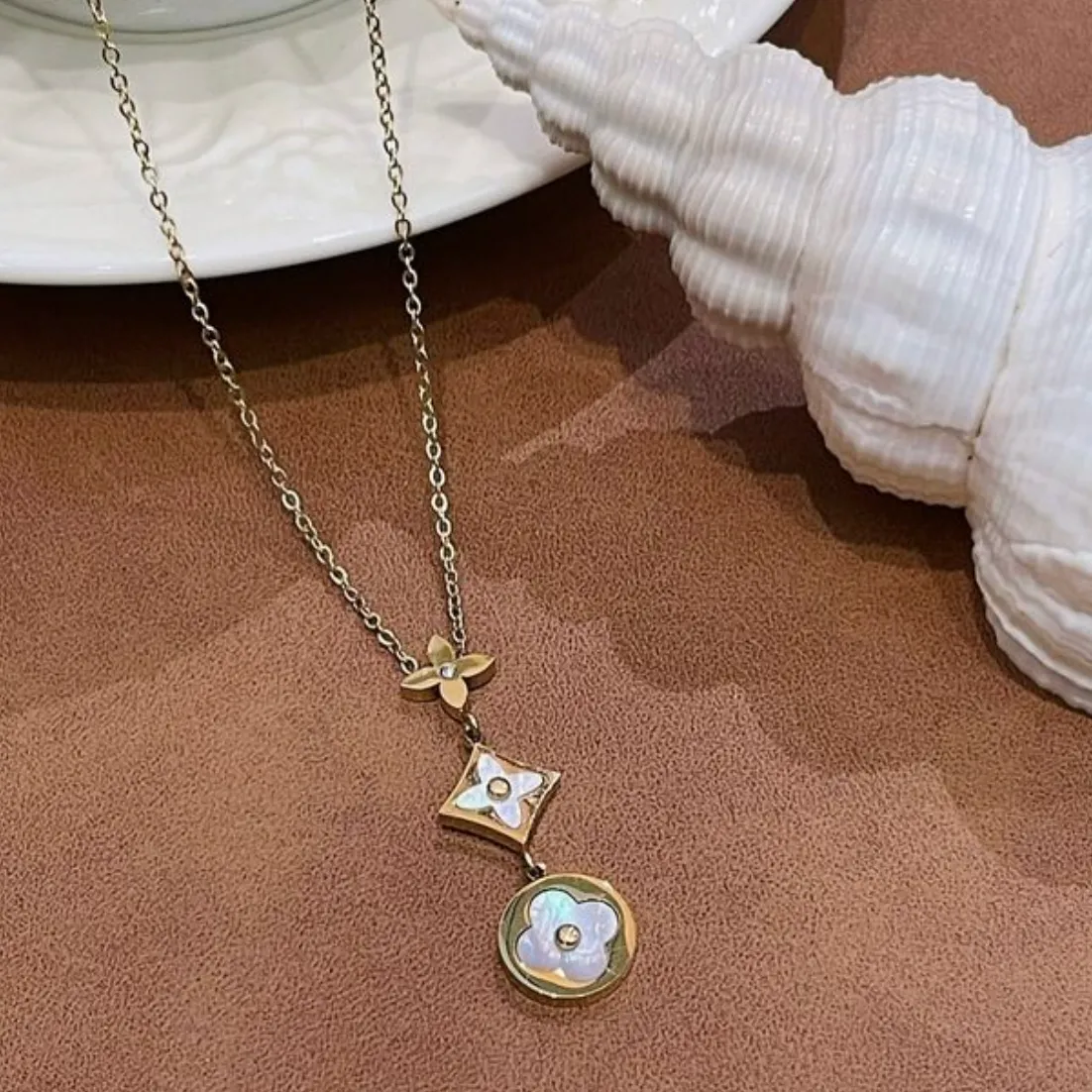 Louis Gold - Necklace or Earrings