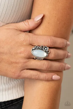 Paparazzi Ring ~ Any DAISY Now - White