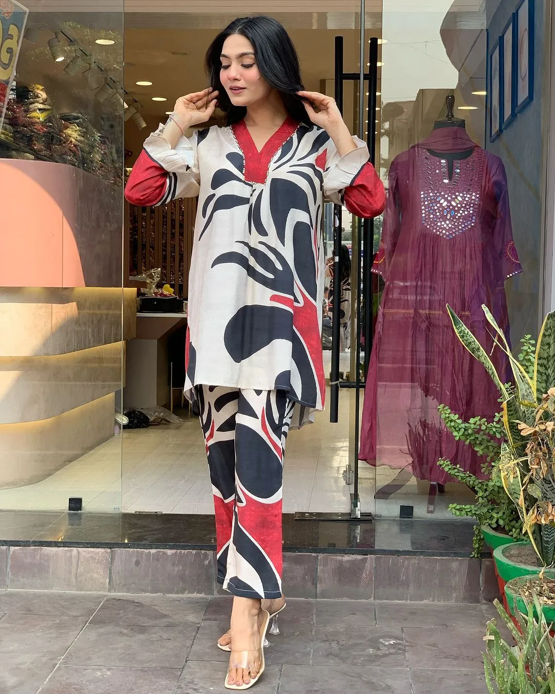 "Elegant Black and white  Rayon Cord Set"