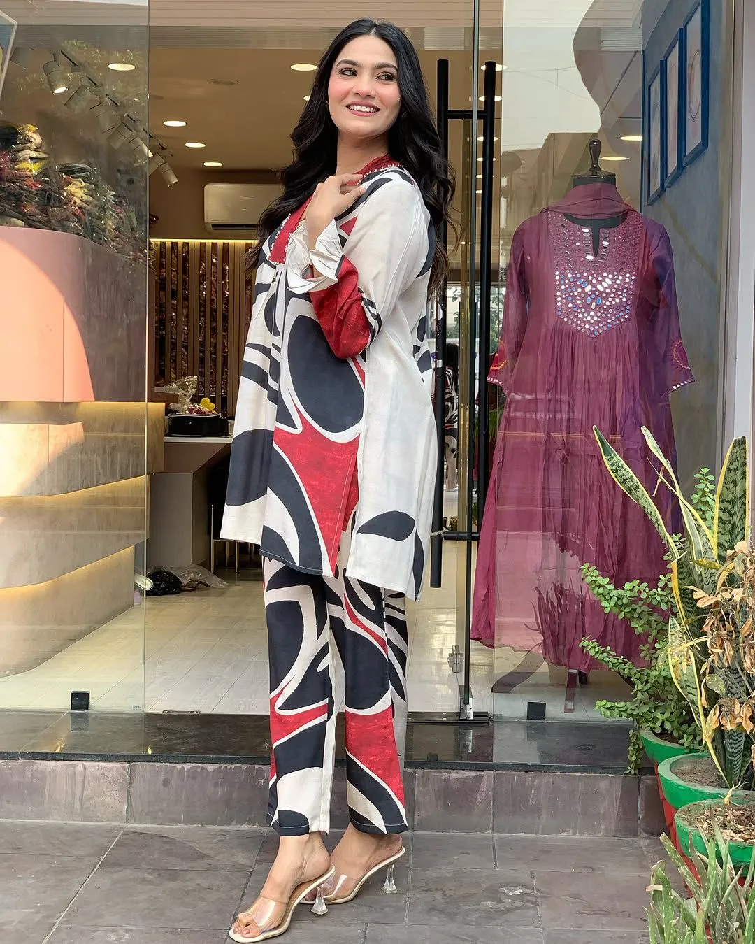 "Elegant Black and white  Rayon Cord Set"