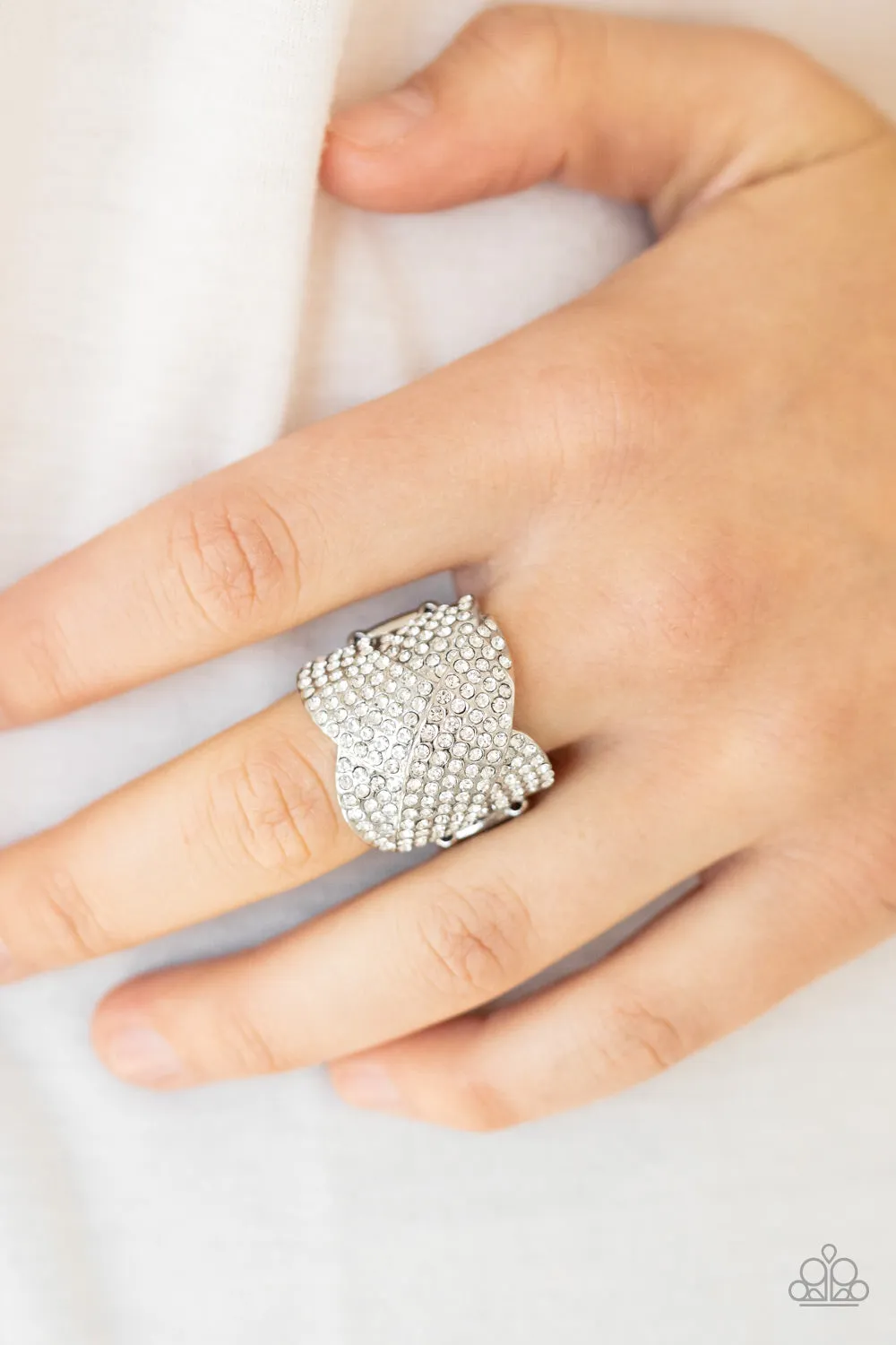 Scandalous Shimmer - White - Ring