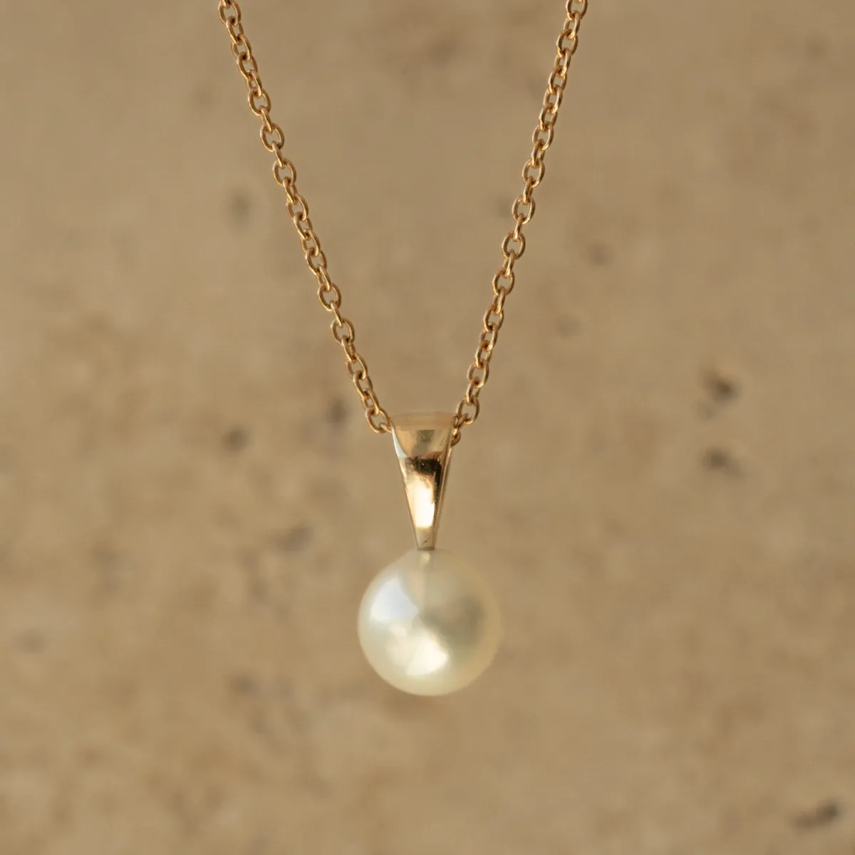 Simple Pendant Australian Akoya Broken Bay 7mm AAA 9ct Yellow Gold