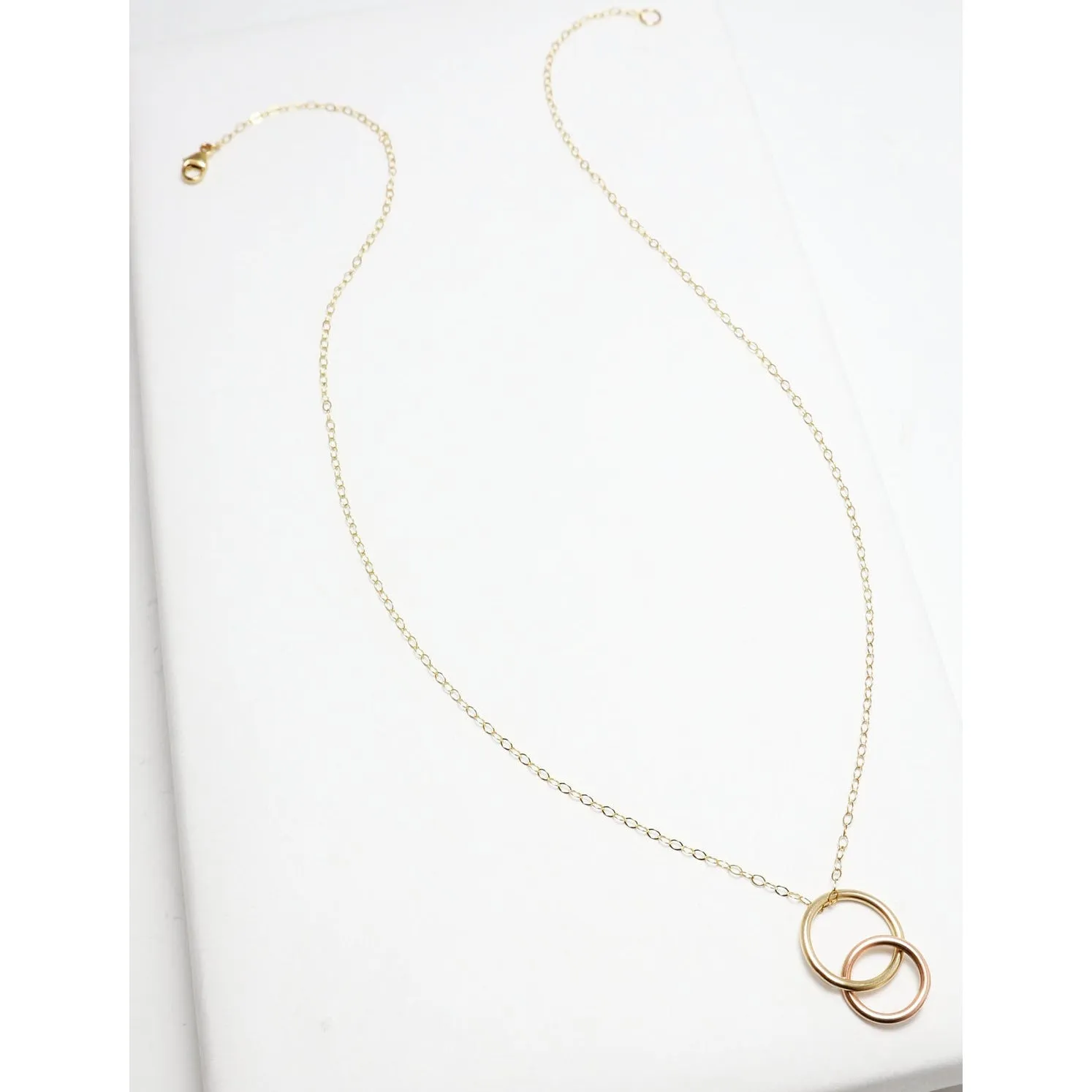 Unity Vertical Linked Circle Gold Necklace