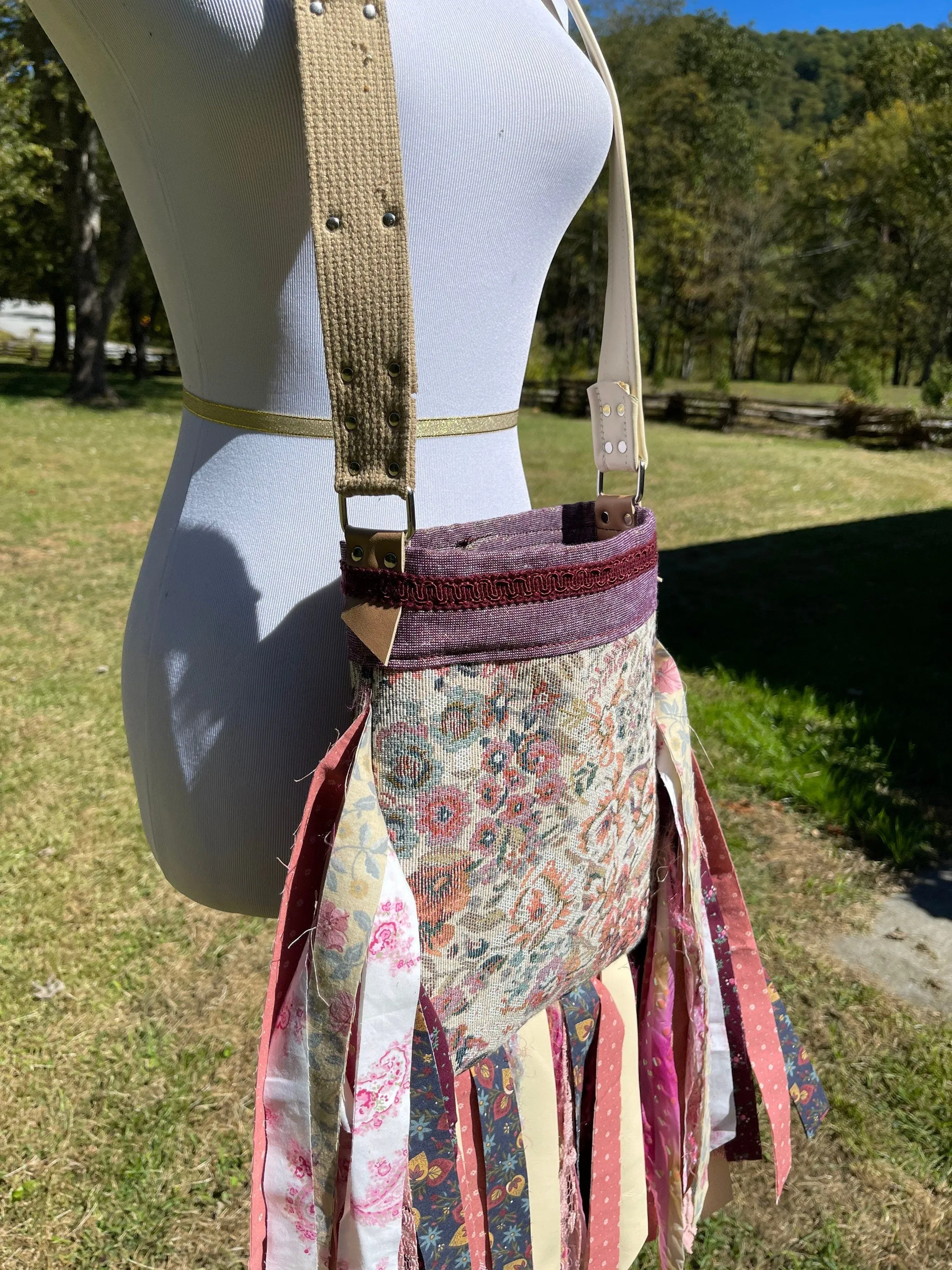 Vintage Vibes Fringe Purse, Festival Fringe Bag, Hippie Handbag, Boho Chic Crossbody Embellished purse
